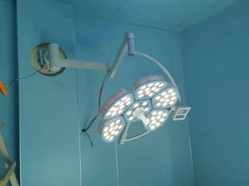 Lampa operacyjna bezcieniowa VET-LI02 VET-LI02 Wall-mounted type.jpg
