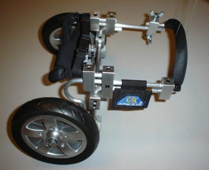 Invalidní vozík pro psy s přední parézou wozek-dla-psa-na-przod-admira-.jpg