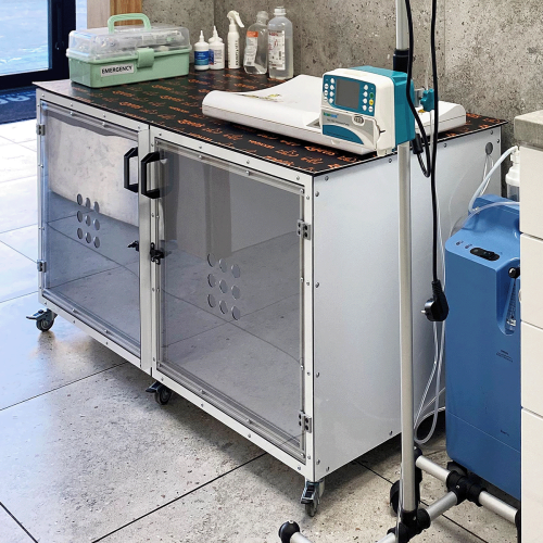 Dvojitá klec s pohyblivou přepážkou 60x120x60 cm Podwójna klatka z ruchomą przegrodą.png