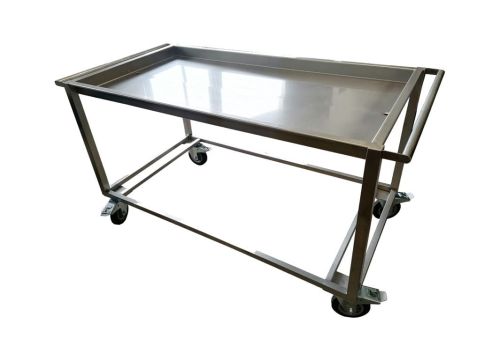 Vozík pro přepravu zvířat.